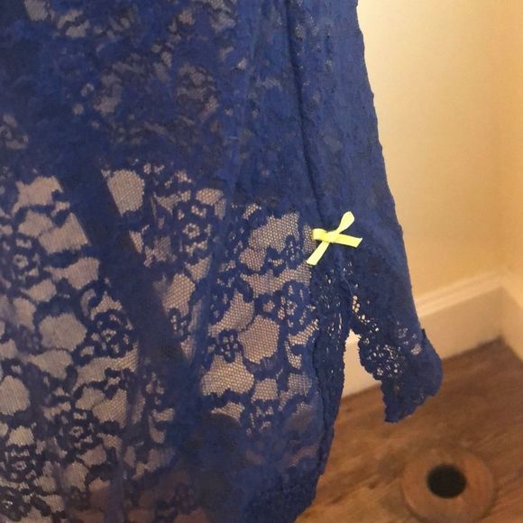 Victoria’s Secret Lace Slip - Picture 4 of 7